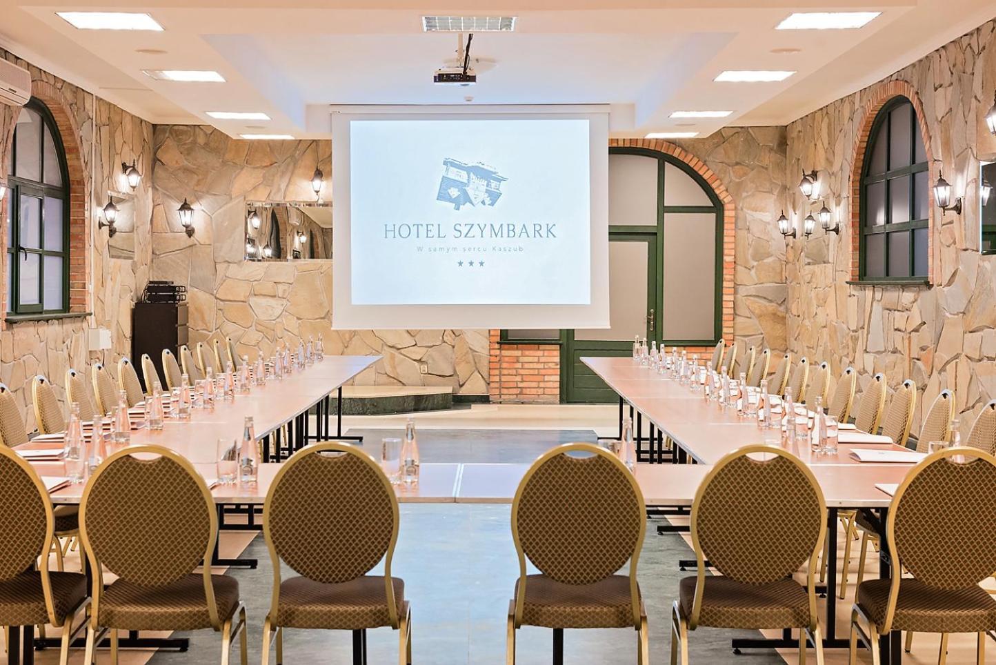Hotel Szymbark Eksteriør billede