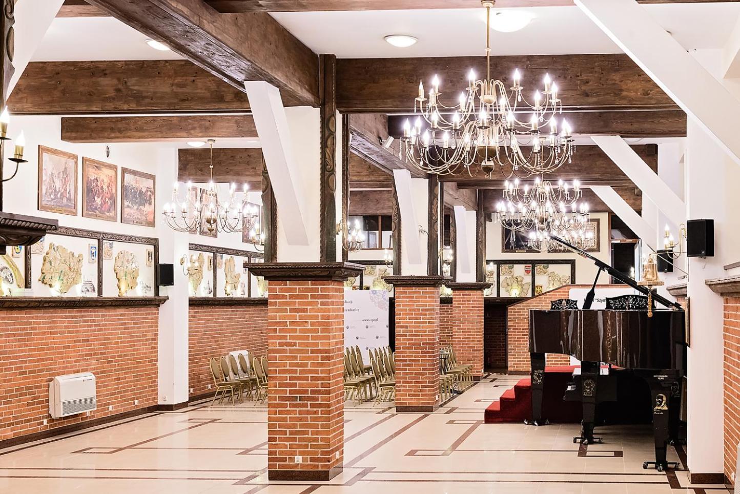 Hotel Szymbark Eksteriør billede