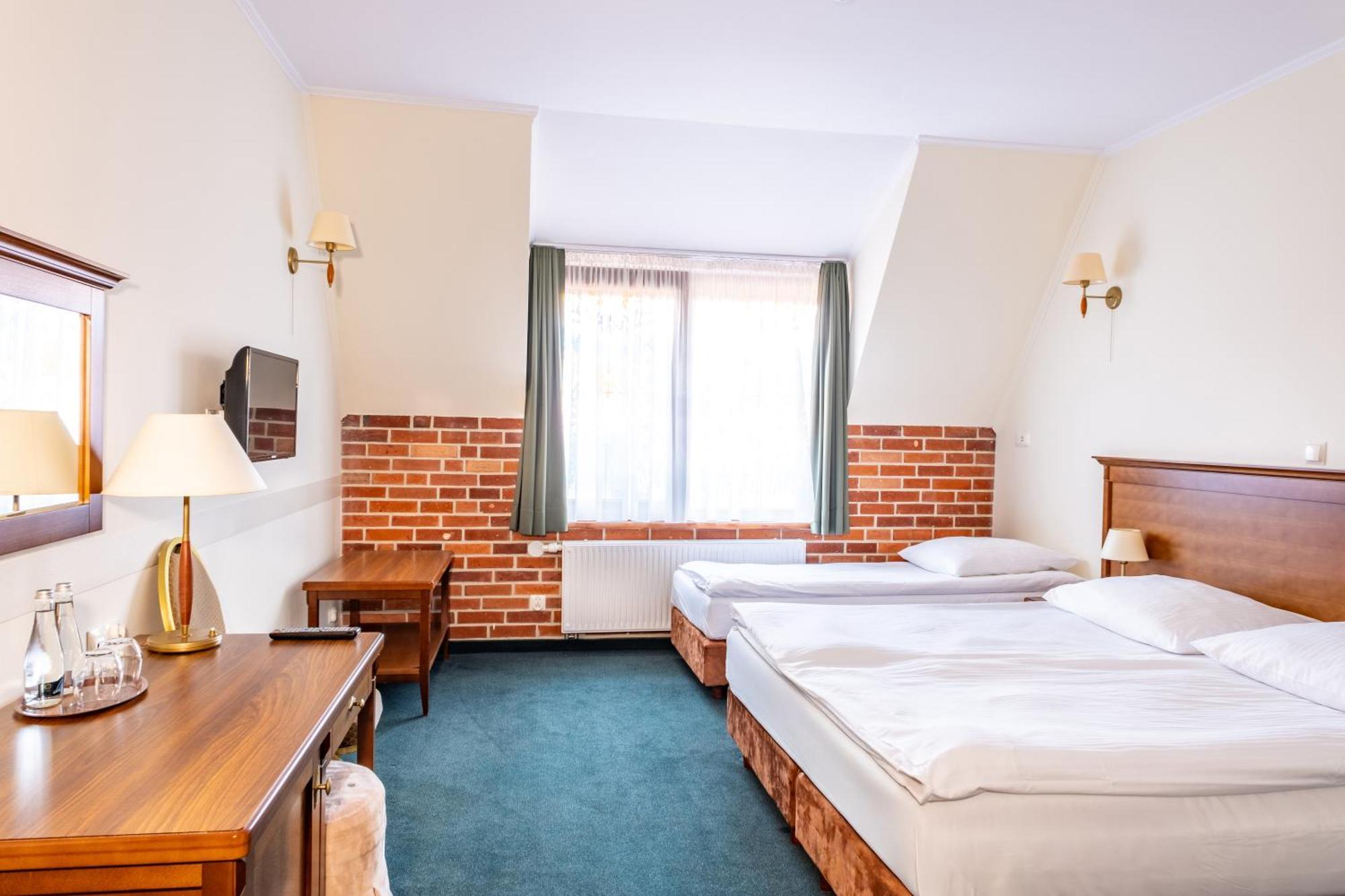 Hotel Szymbark Eksteriør billede