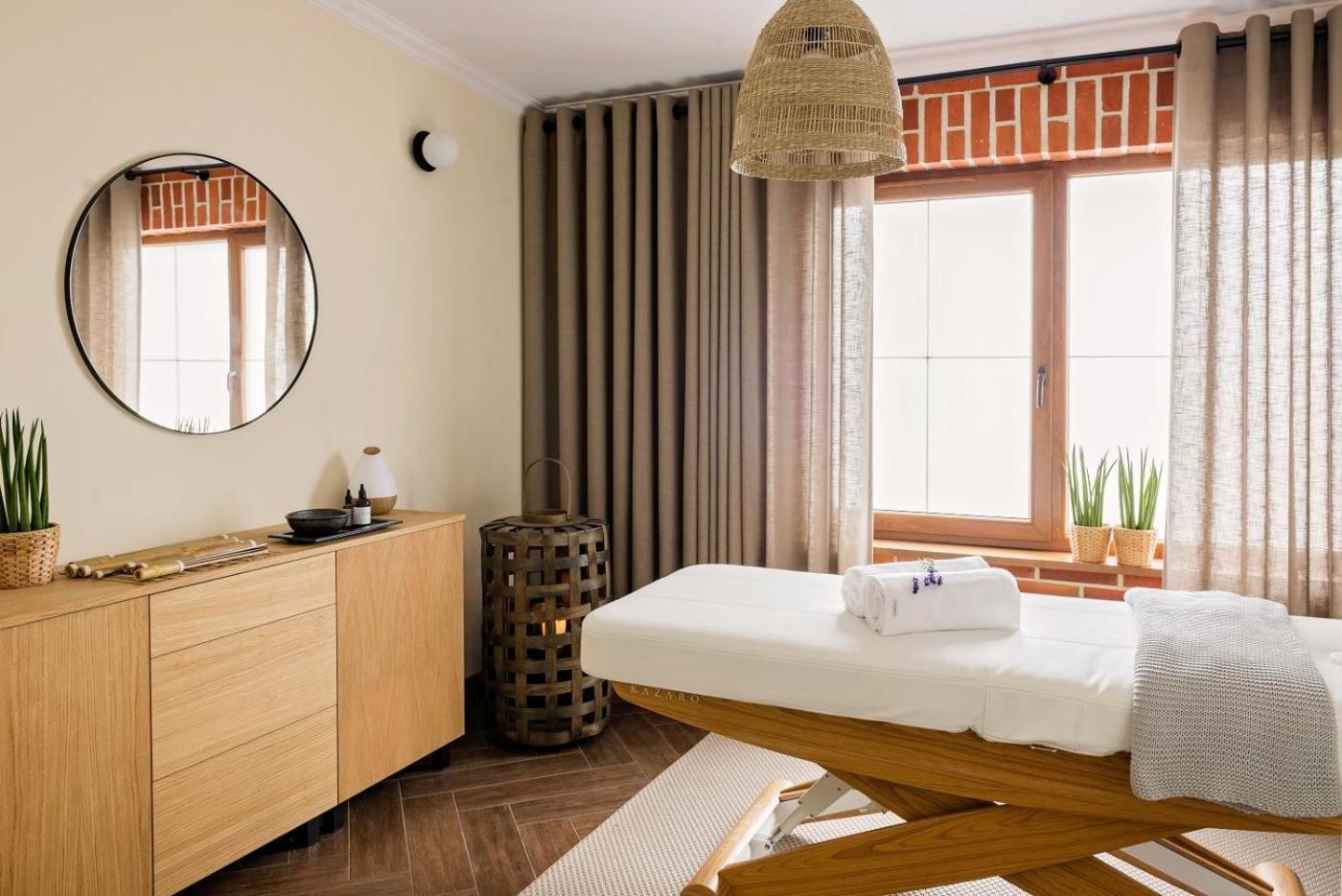 Hotel Szymbark Eksteriør billede